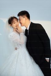 -雪中彩影婚纱摄影·微光艺术中心