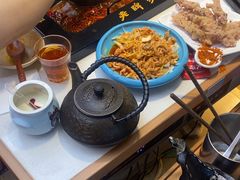 -老牌坊云南鱼豆花火锅(哈西万达店)