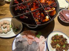 -白乐天毛肚火锅馆(解放碑店)
