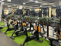 -岩顶健身(玄武店)