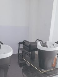 -V7 HAIR SALON
