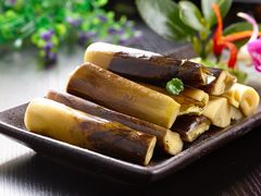 手剥笋.jpg-风情丽江斑鱼火锅(孙家沟西南路80号店)