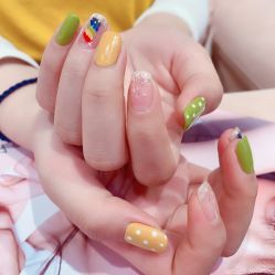 -花系美·美甲美睫精品店