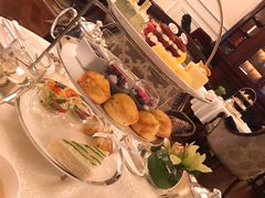 节日限定双人红丝绒下午茶-Salon de Ville浦江汇(上海外滩华尔道夫酒店店)