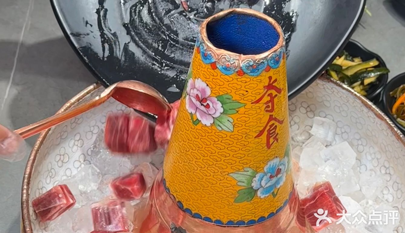 来新疆怎么能不吃沙棘火锅呢!!就在乌鲁木齐