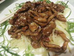 土豆丝烧汁肥牛鹅肠-山泉公馆酒家(广州东站店)
