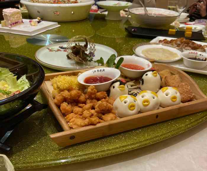 江南华府(周庄店)-"菜品不断创新还是有特色的,味道与本帮菜相.