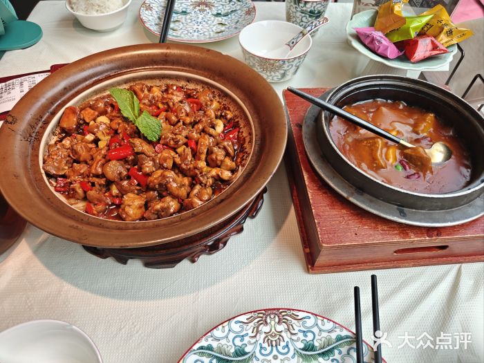 千百味红餐厅·非遗江西菜(绿地双子塔总店)图片