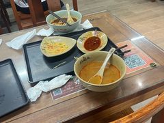 -亮亮面馆(经六路店)