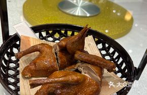 Braised Bright Milk Pigeon