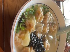 虾肉小馄炖-鑫震源·苏式大虾生煎(山塘街店)