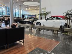 -成都中升之星奔驰4S店