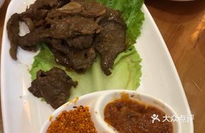 Grilled Beef with Sauce