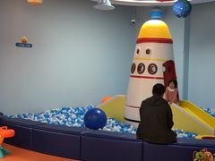 -小门牙好性格托育(北外滩中心)