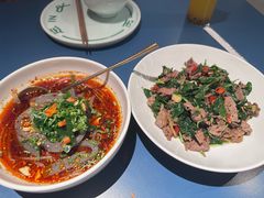 薄荷炒牛肉-一坐一忘云南菜(嘉里中心店)