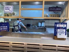面包甜点陈列柜-米国现煲煲仔饭(塔子湖店)