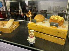 面包甜点陈列柜-普兰达德国餐厅·德式脆皮烤猪肘·自酿啤酒(观唐店)