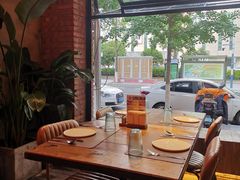 靠窗位-岔巴精酿啤酒餐吧(南屏街店)