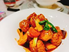 椰果菠萝咕噜肉-闻见中国海南菜(K11店)