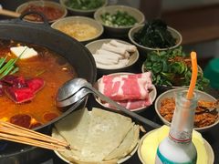 -四小区火锅·巷子里的重庆火锅(花照壁店)