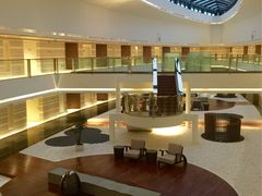 -上海滴水湖皇冠假日酒店