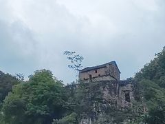 -高荡千年布依古寨旅游景区