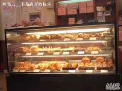 -红宝石·鲜奶小方·海派西点房(南丹店)