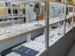 -无奔眼镜·蔡司·依视路授权店(马家堡店)