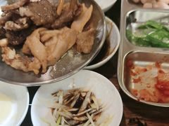 -围炉肉舍•炭烤活鳗•丹东海鲜烤肉(步行街店)