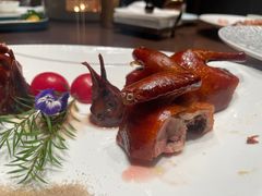 玻璃脆皮乳鸽-香港狮子山下·明星粤菜餐厅(北苑店)