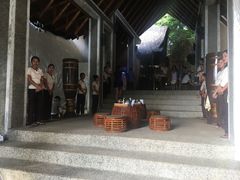 两侧按摩技师立队欢迎-帝王SPA