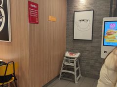 -麦当劳(上海虹桥站30B检票口楼上)