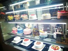 面包甜点陈列柜-卷心卷意·轻甜蛋糕(新光天地店)