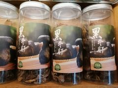-老牌坊云南鱼豆花火锅(哈西万达店)