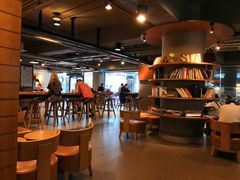 用餐区-星巴克(深圳罗湖书城店)