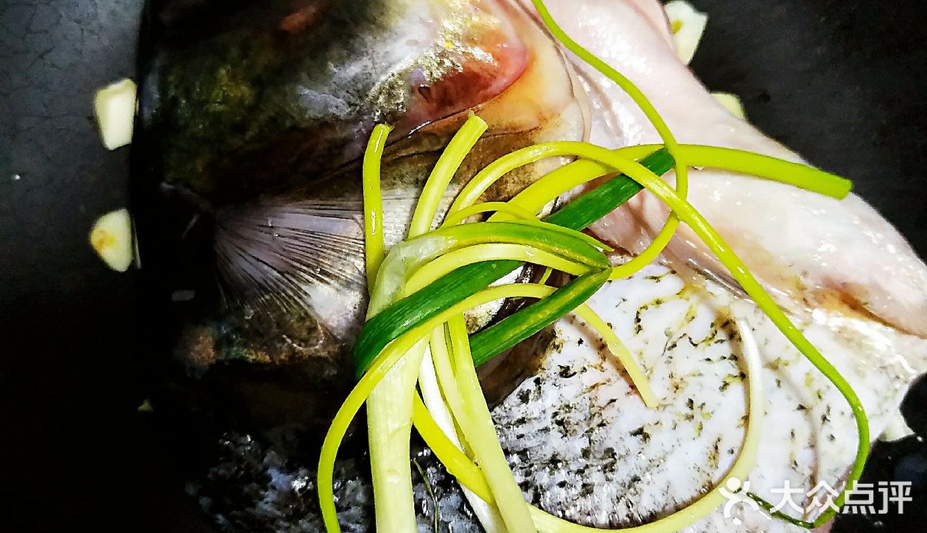 无油新鲜鱼头煲一煲，配面刚刚好