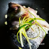 无油新鲜鱼头煲一煲，配面刚刚好