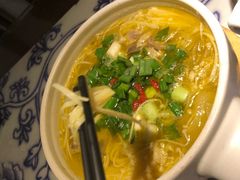 -卢大鲜鱼头捞饭(美利广场店)