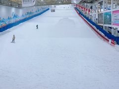 -乔波室内滑雪场