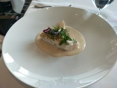 龙利鱼伴花椰菜蓉配香草酱-Caprice(香港四季酒店)
