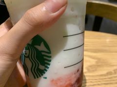 草莓酸奶星冰乐-星巴克(重庆新世纪凯瑞商都店)