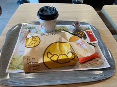 -麦当劳(展览馆店)
