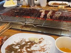 -哈尔滨小酒馆·鲜肉现穿自助烧烤(康新花园店)