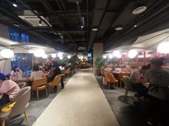 大堂-日进一片海.生腌海鲜火锅.宵夜烧烤(三里屯总店)
