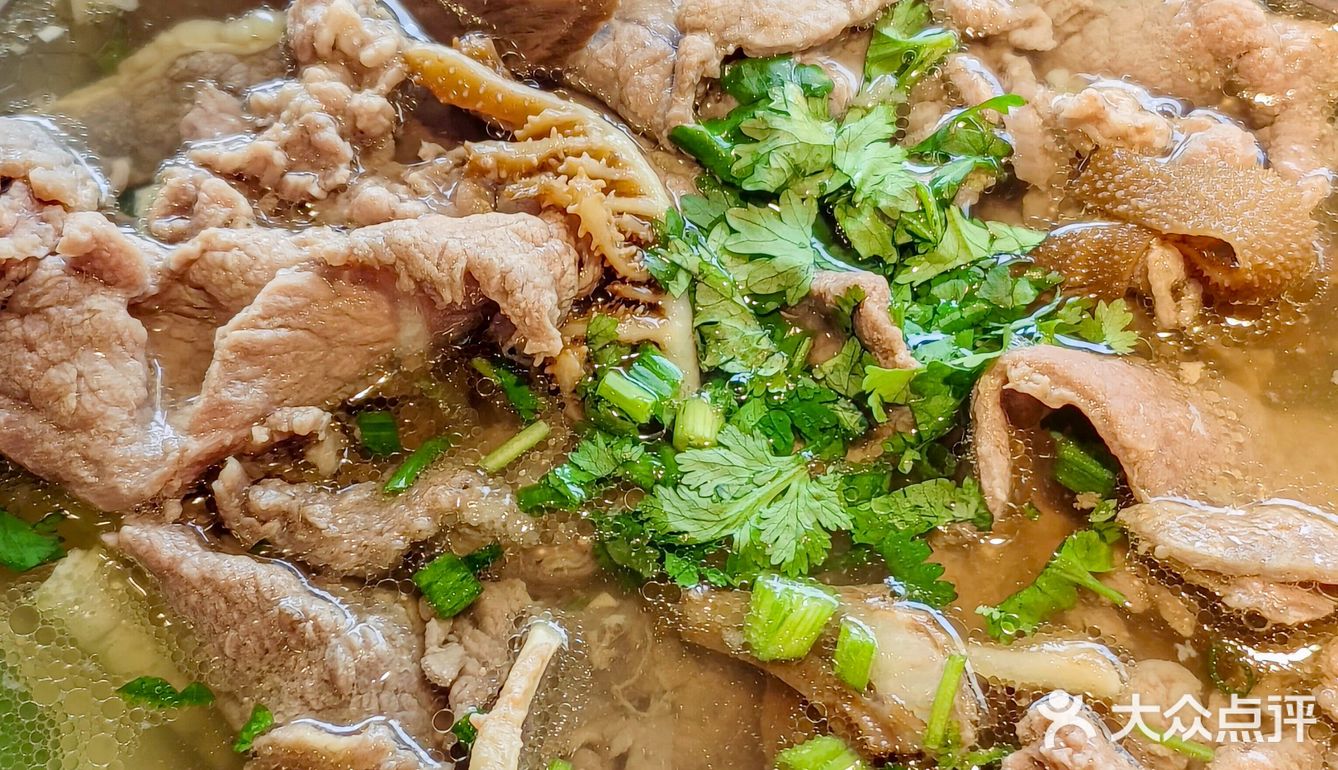 龙洞美食街｜高性价比的地道乐山跷脚牛肉，人均60不到‼️