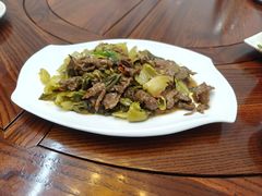 酸菜炒牛肉-吴祥记潮州菜·百年老字号·砂锅粥