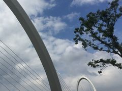 -南京眼步行桥