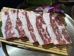-围炉肉舍•炭烤活鳗•丹东海鲜烤肉(步行街店)
