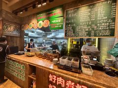 -云阿蛮云南生烫牛肉米线(奉贤路店)