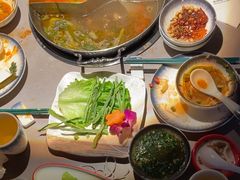 -伴山牛贵州黄牛肉火锅·苗疆非遗艺术餐厅(上海首店)